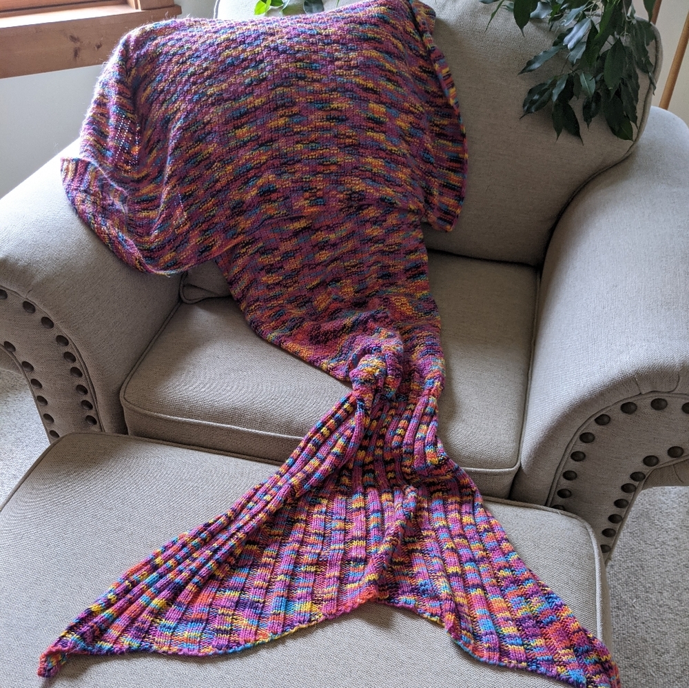 Mermaid Tail Knit Blanket Throw for a kid